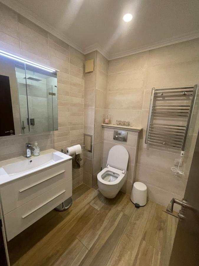 Luxury Apartments In Top City Center Varna 1 Exteriör bild