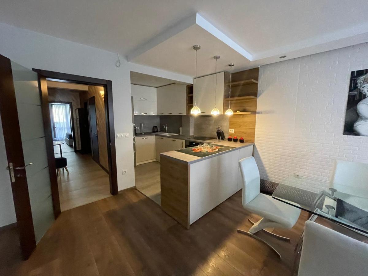 Luxury Apartments In Top City Center Varna 1 Exteriör bild