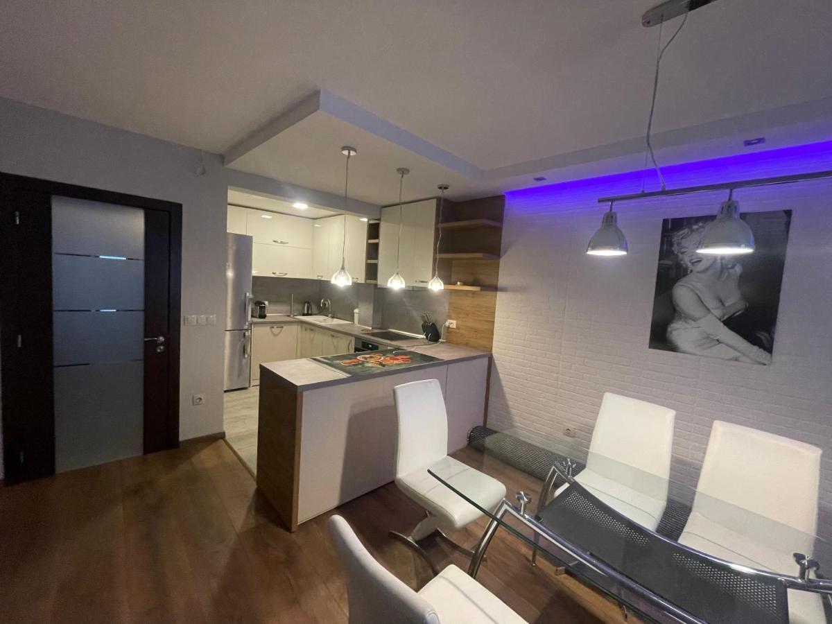Luxury Apartments In Top City Center Varna 1 Exteriör bild