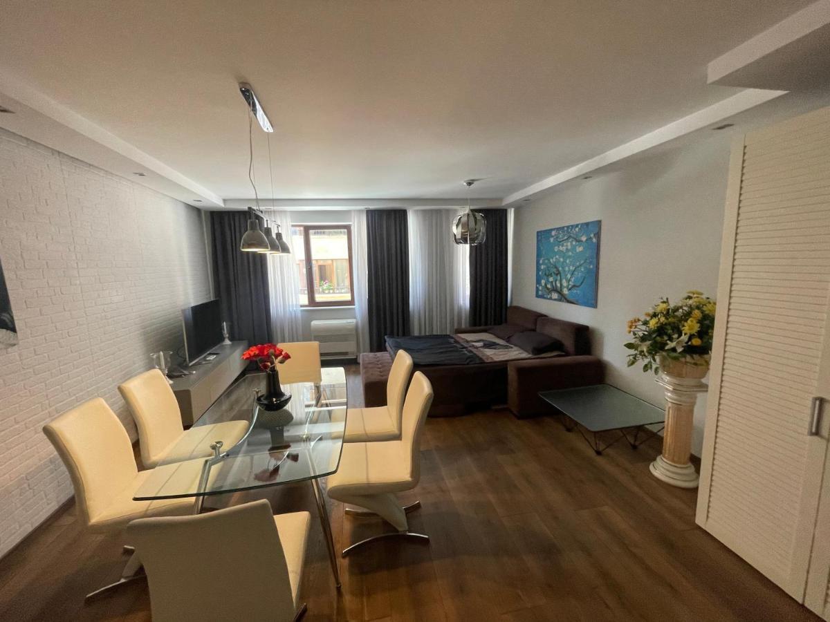 Luxury Apartments In Top City Center Varna 1 Exteriör bild