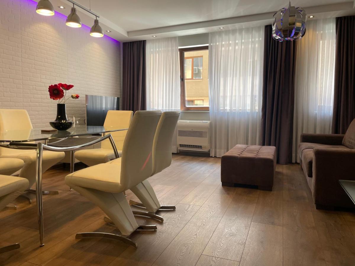 Luxury Apartments In Top City Center Varna 1 Exteriör bild
