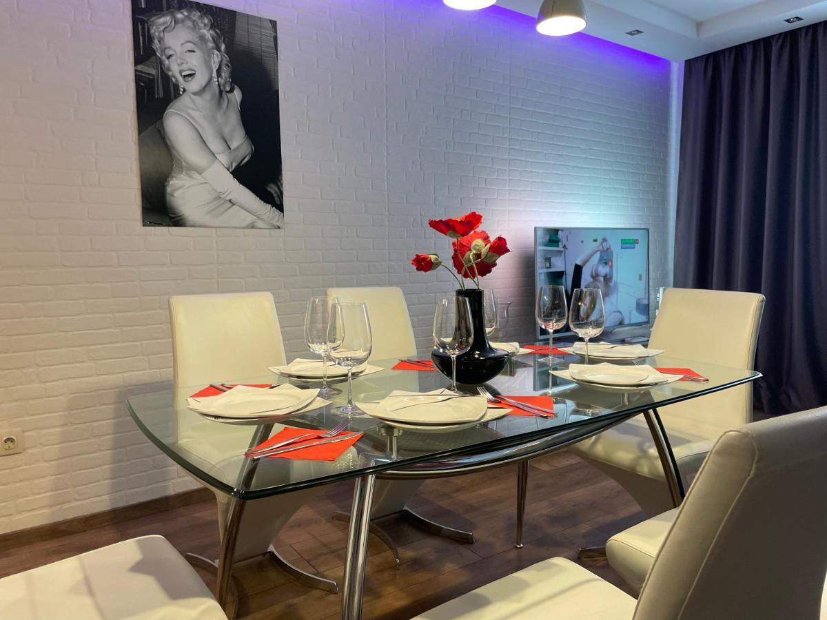 Luxury Apartments In Top City Center Varna 1 Exteriör bild